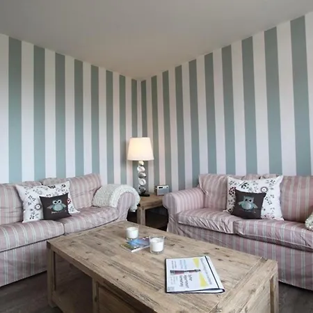 Strandeule Apartment *